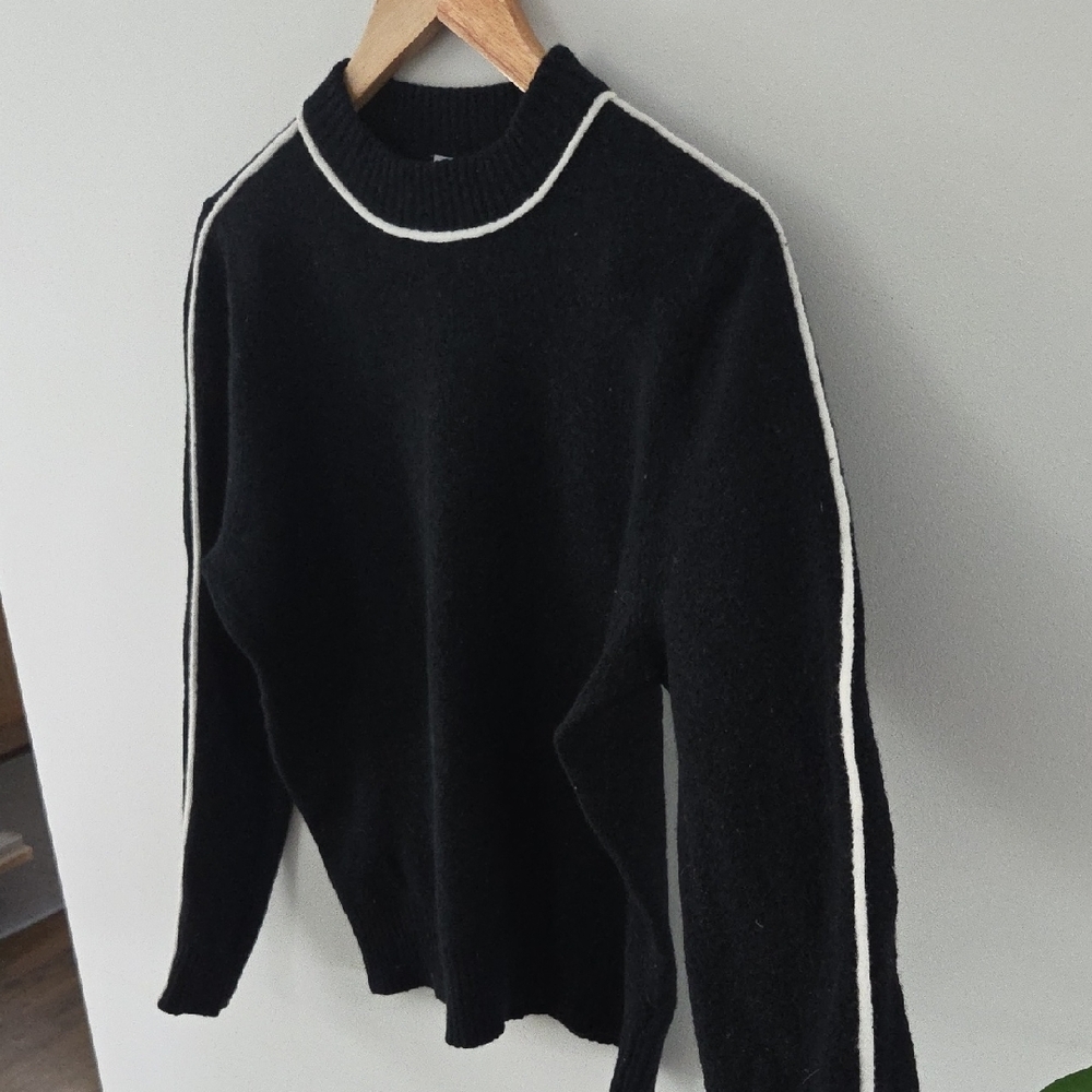 Athleta Black Merino Wool Sweater with White Accents - Picture 4 of 7